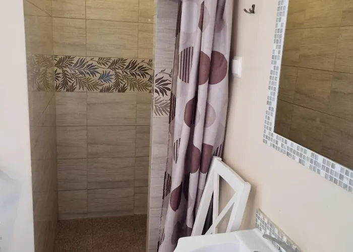 Hostel Rumiankowy Airport