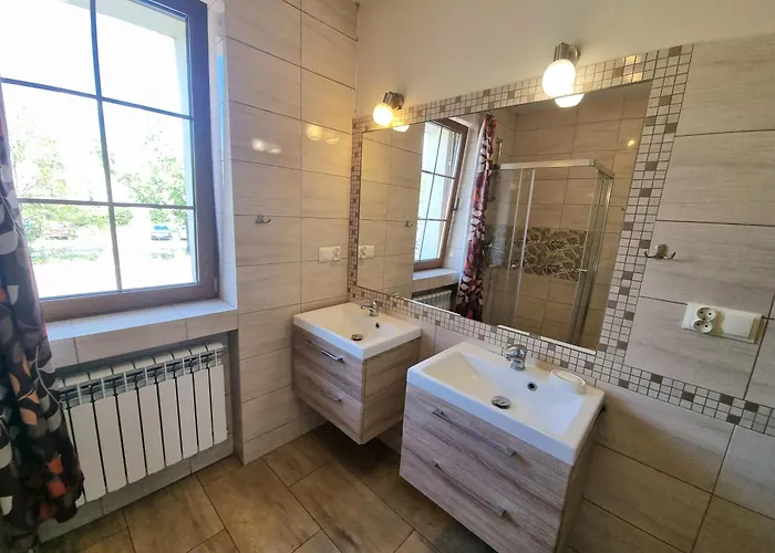 Hostel Rumiankowy Airport Vratislav