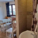 Auberge de jeunesse Rumiankowy Airport *