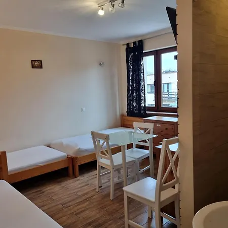 Rumiankowy Airport Vratislav