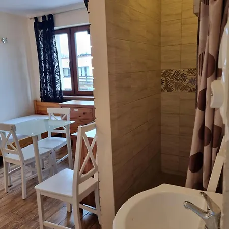 Hostel Rumiankowy Airport *