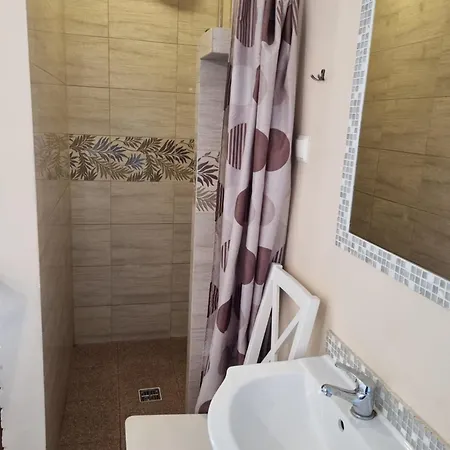 Hostel Rumiankowy Airport