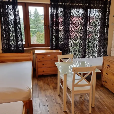 Hostel Rumiankowy Airport *