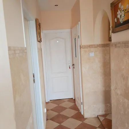 Hostel Rumiankowy Airport Vratislav