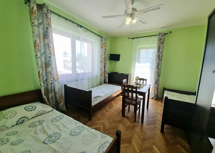 Rumiankowy Airport Vandrarhem